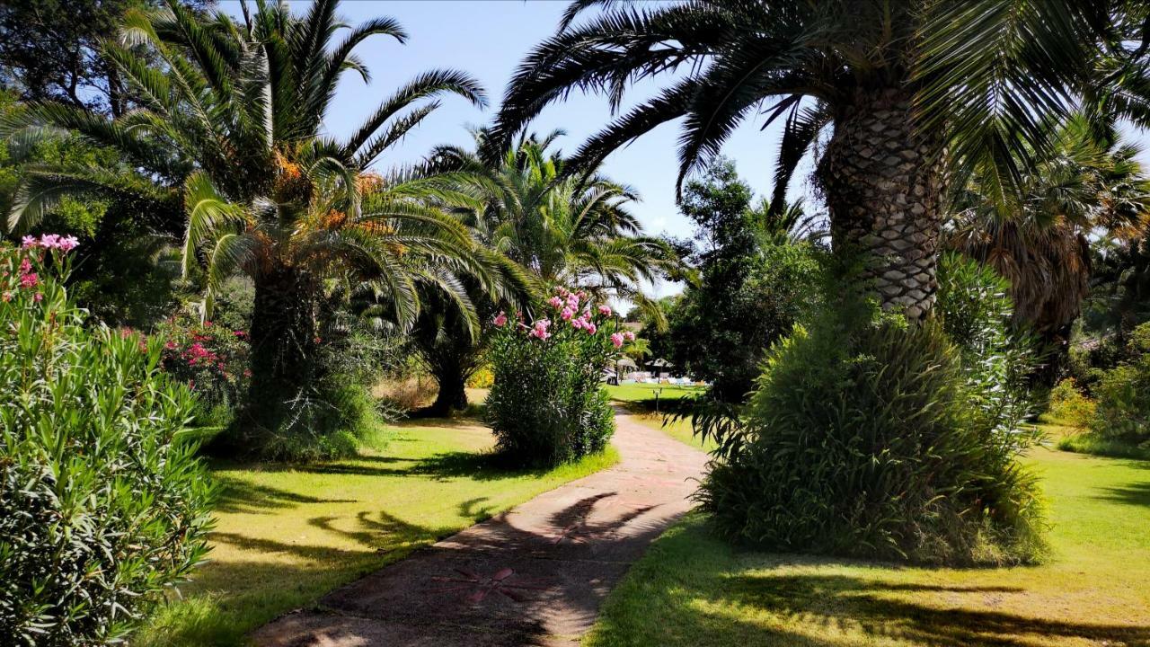 Hotel Costa Dei Fiori Santa Margherita di Pula Luaran gambar